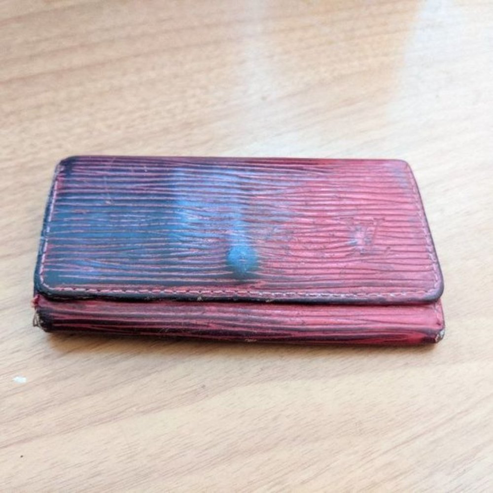 Louis Vuitton Epi Key Holder/Wallet #512💥PRICE DROP💥